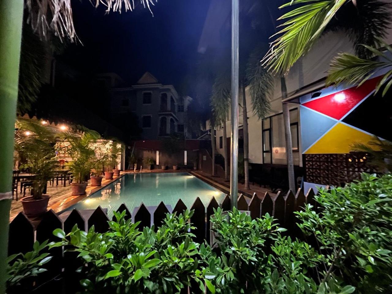 White Monkey Hotel Siem Reap Exterior photo